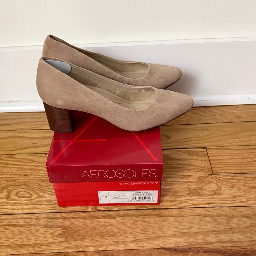 AEROSOLES Women's Beige Heels